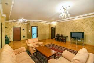 Апартаменты Apartment near the sights by Time Group Баку Апартаменты-1